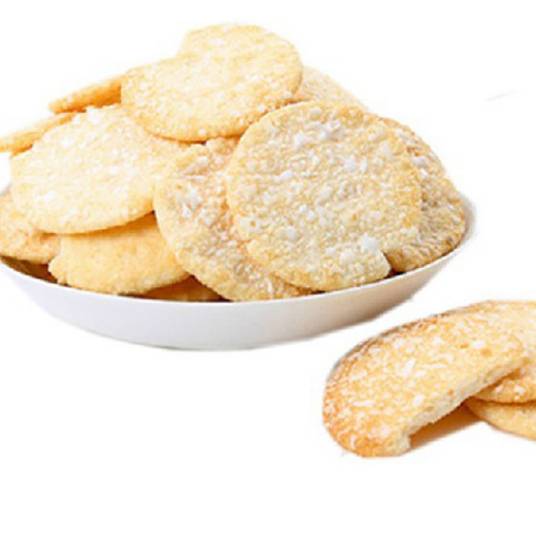 雪饼（大米制成的膨化食品）