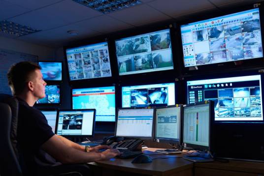 控制中心（一种控制环境中所有设施的统称）