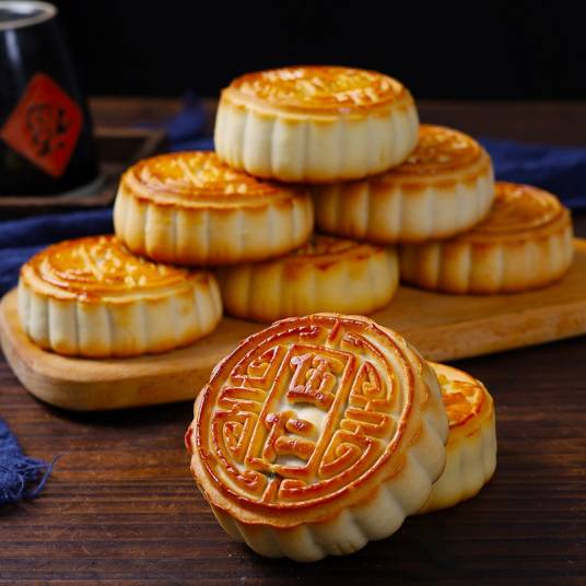 五仁月饼（中国传统糕点）
