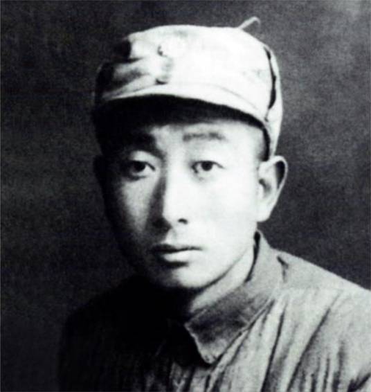 张秀山（中共十二、十三届中央顾问委员会委员）