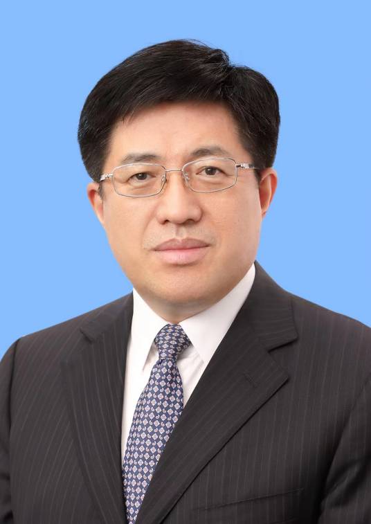 阿东（共青团中央书记处第一书记，兼任中央团校校长（中国青年政治学院院长），全国少工委主任）