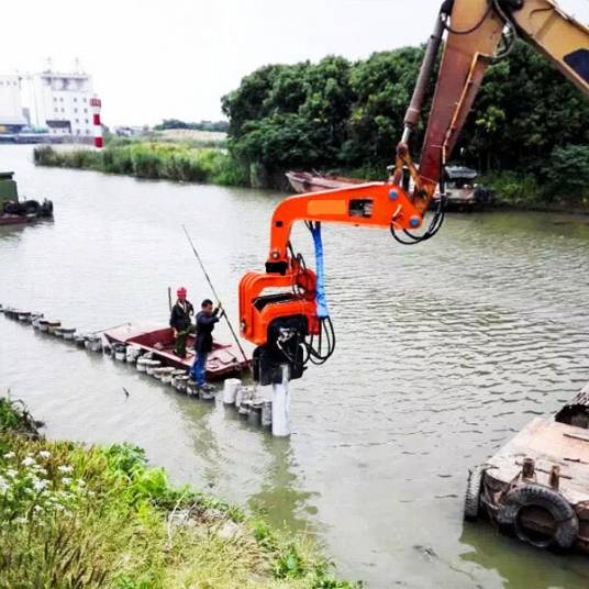 打桩机(重型工程机械)