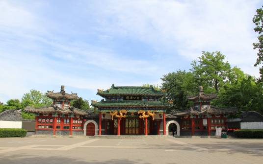 龙潭公园（北京东城区的国家AAAA级旅游景区）