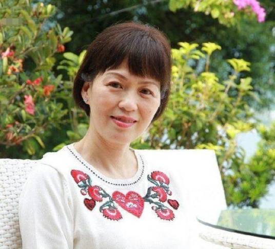 梁洁华（中国香港女演员、黄日华之妻）