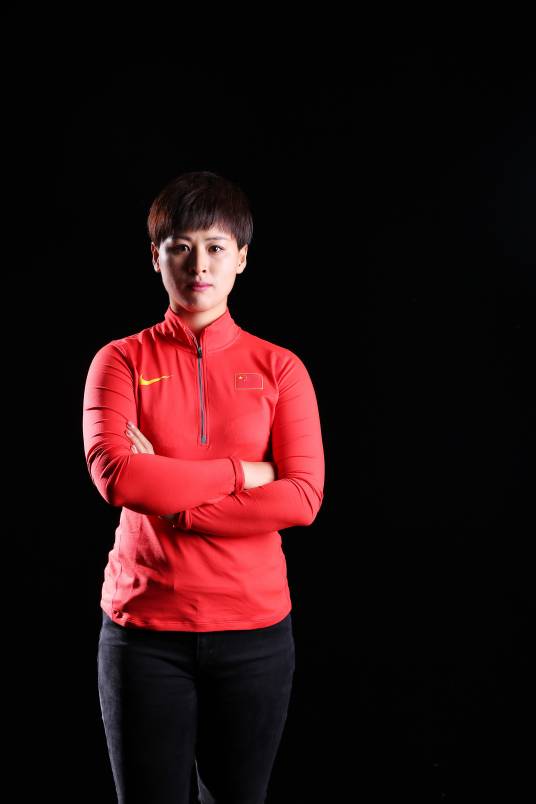 罗娜(中国田径运动员)