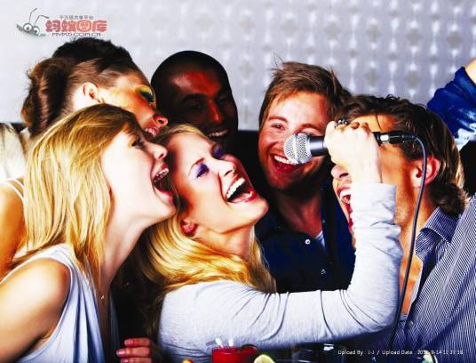 五音不全(形容词)