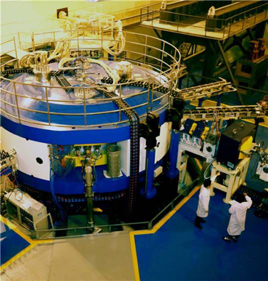 正弦回旋加速器