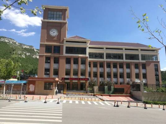 济南市景山小学