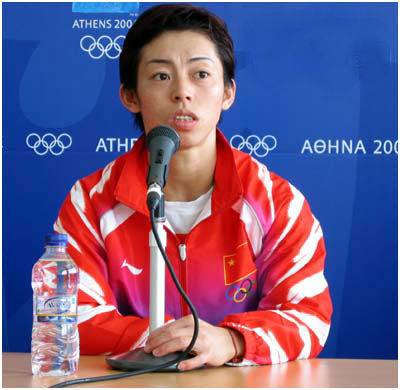 李卓（中国举重运动员）