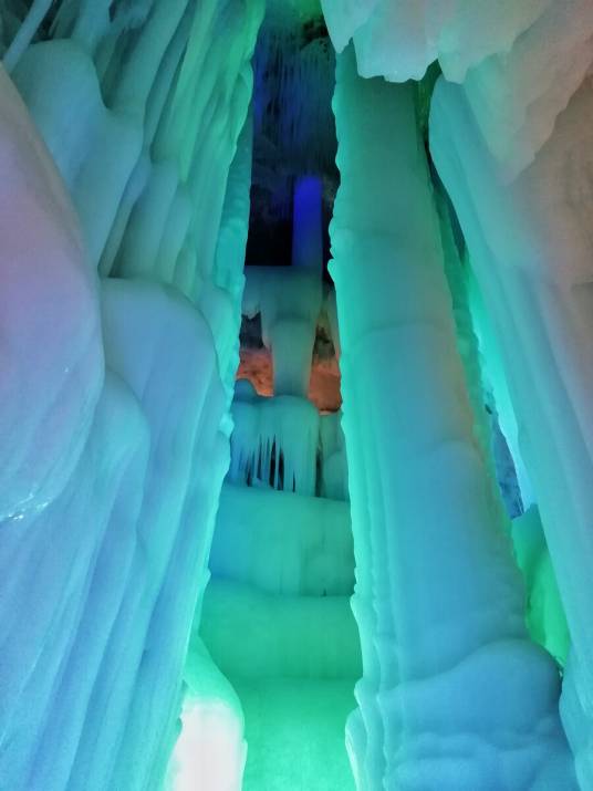 王官谷万年冰洞