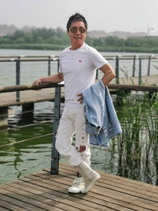 李勇(中国内地男歌手)