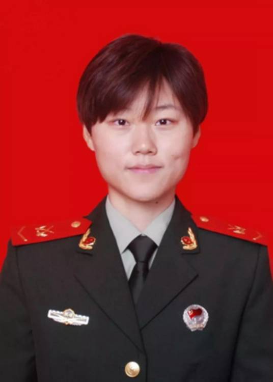 郭子睿(武警部队猎鹰突击队的女狙击手)