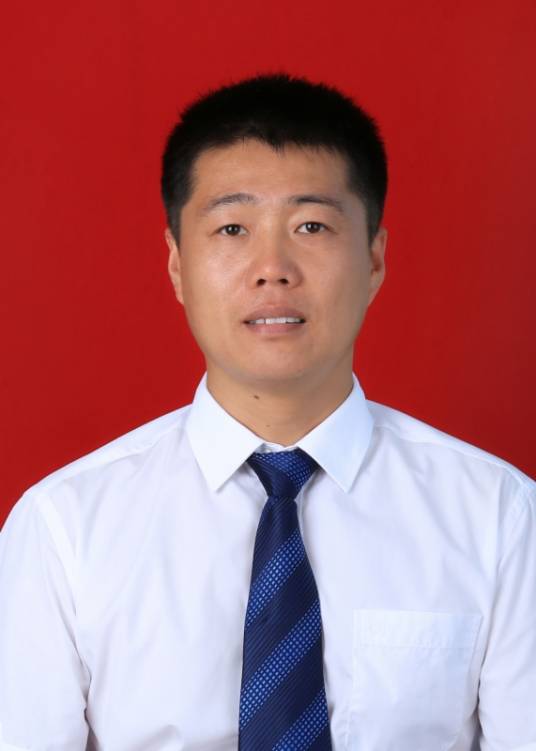 王贺(哈尔滨师范大学青冈实验中学教科研副主任)