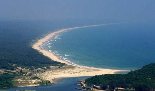 月亮湾(新疆喀纳斯湖景点)