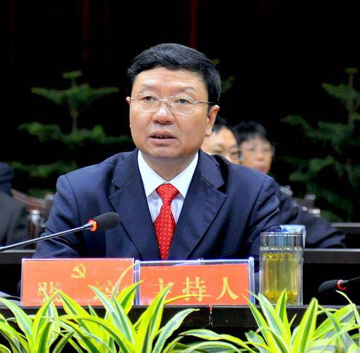 张培(丽江市人大常委会副主任、市总工会主席)