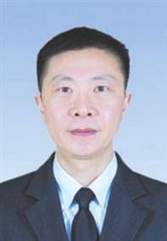 陆峰(上海市松江区市场监管局党组书记、局长)