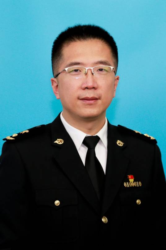 王辉(北京海关副关长、党委委员)