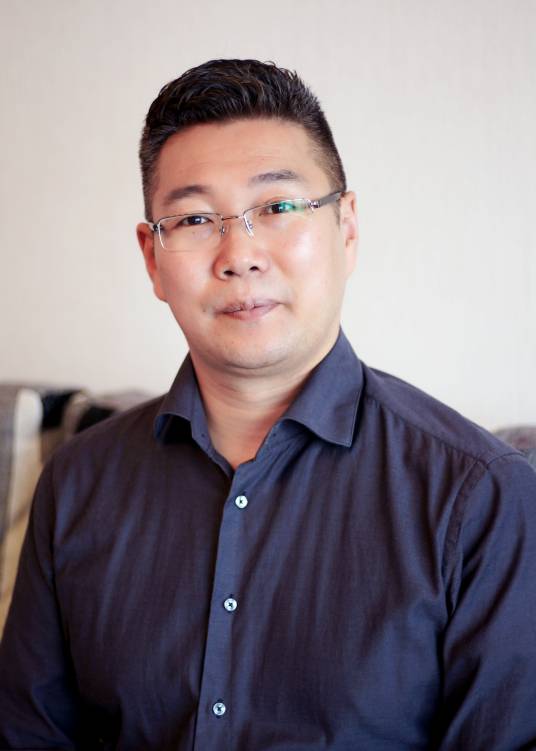 赛音(甘肃省文联副主席,中国音协理事,省音协副主席,西北民族大学音乐学院院长)