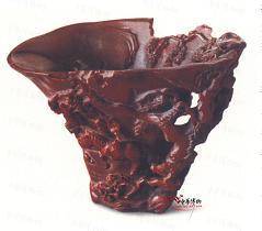 清双马纹犀角杯