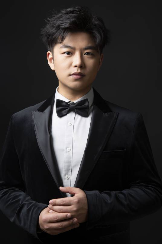 朱云龙（舜歌合唱团常任指挥）