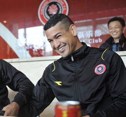 马修斯（1985年3月8日出生巴西足球运动员）