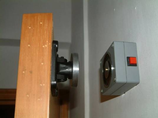 防火门电磁释放器