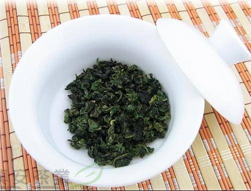 闽南乌龙茶（产自福建南部安溪、永春、南安等的茶）