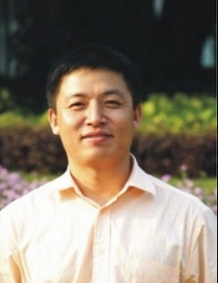 何玲（深圳大学经济学院讲师）