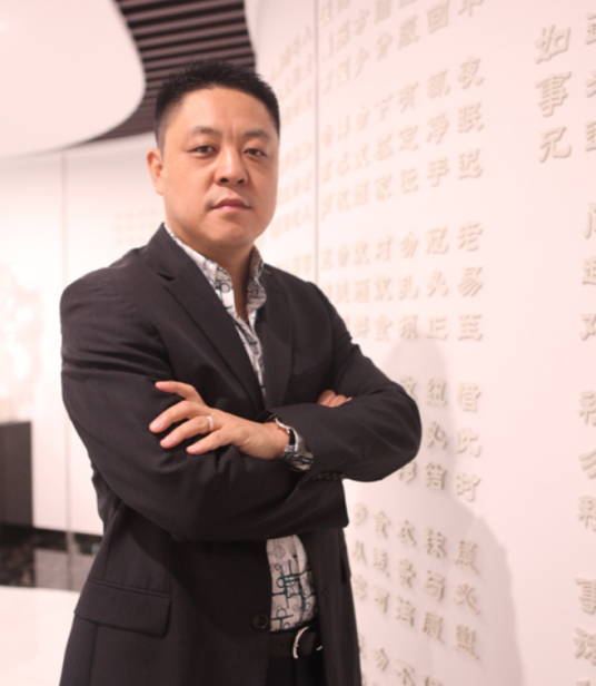 张震宇(营口市萃华金店总经理)