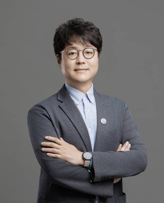 魏武（河南大学美术学院动画系主任、副教授、硕士研究生导师）