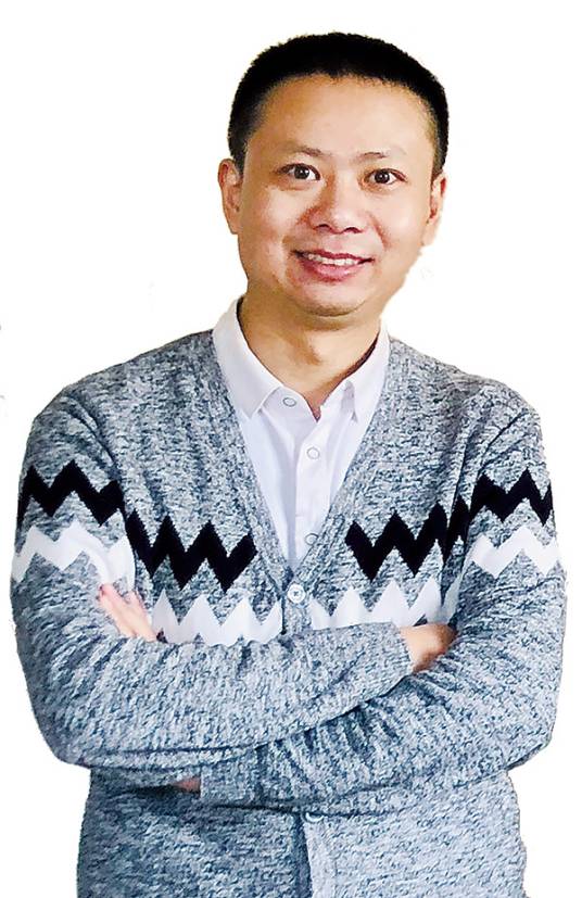 张亮（书画艺术家、世界书画家报社社长）