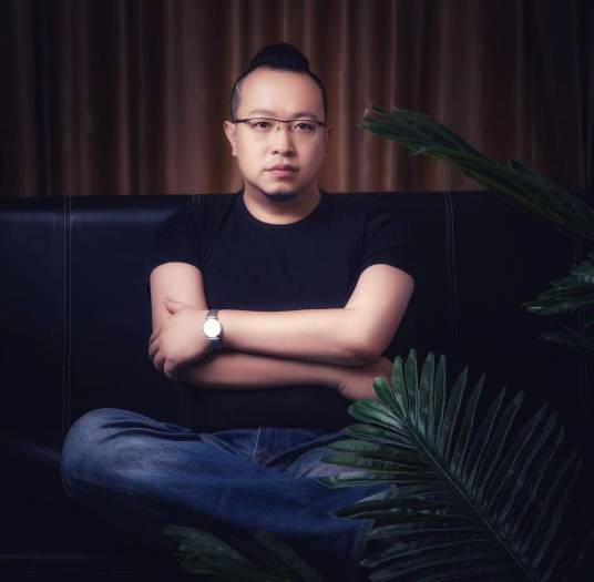 郝帅（威尼斯获奖电影嫁衣导演）