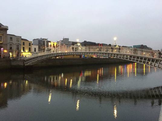 爱尔兰语(爱尔兰的第一官方语言)